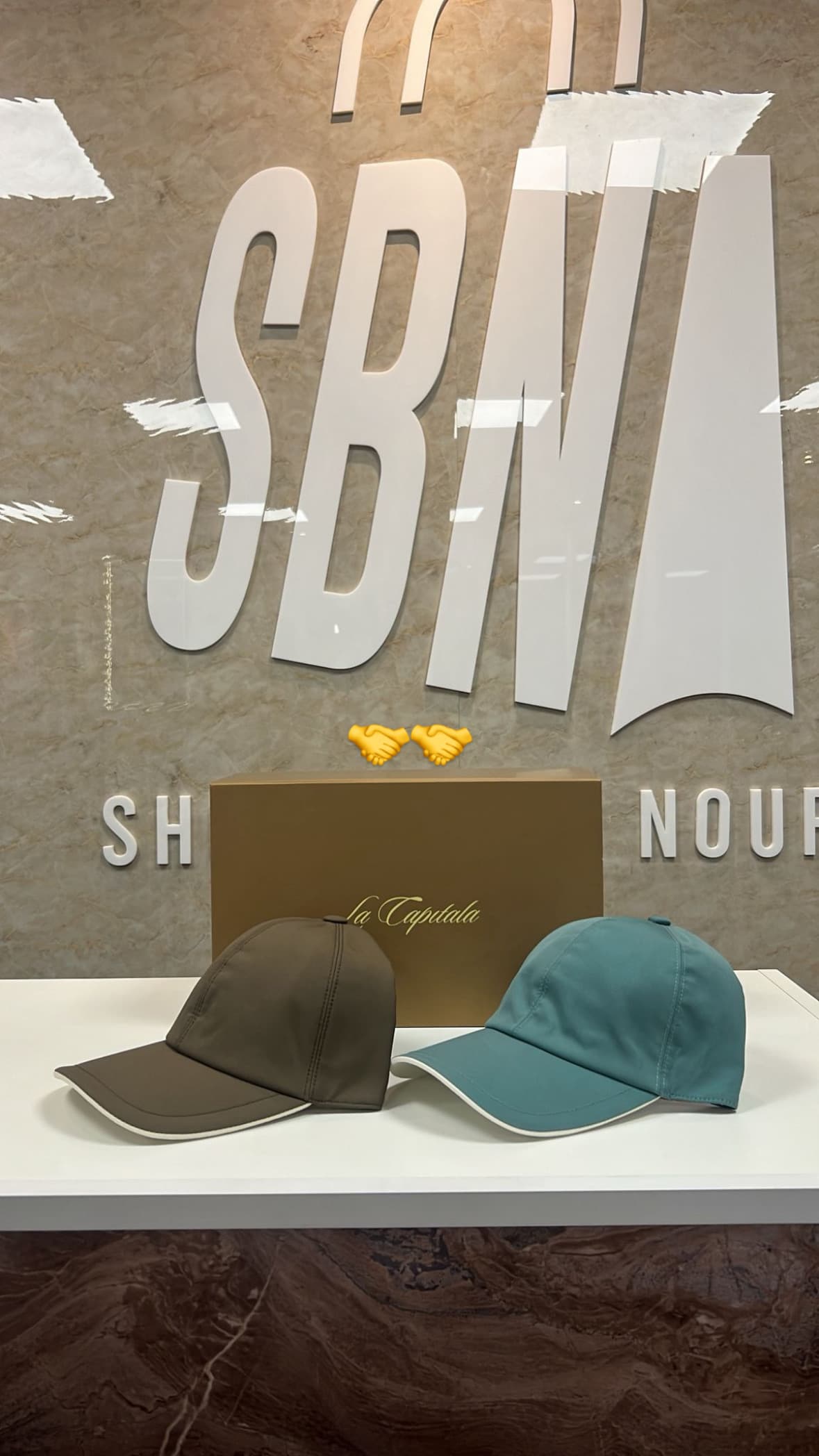La Capitala Two-Tone Caps